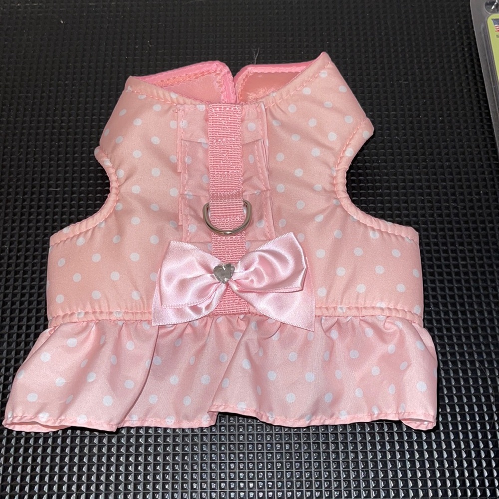 Dress Harness for a Small dog. Never been used.Very cute.Soft and padded. NWT